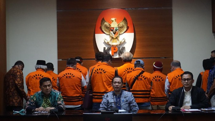 KPK Tahan 11 Eks Anggota DPRD Sumut Tersangka Suap Gatot Pujo