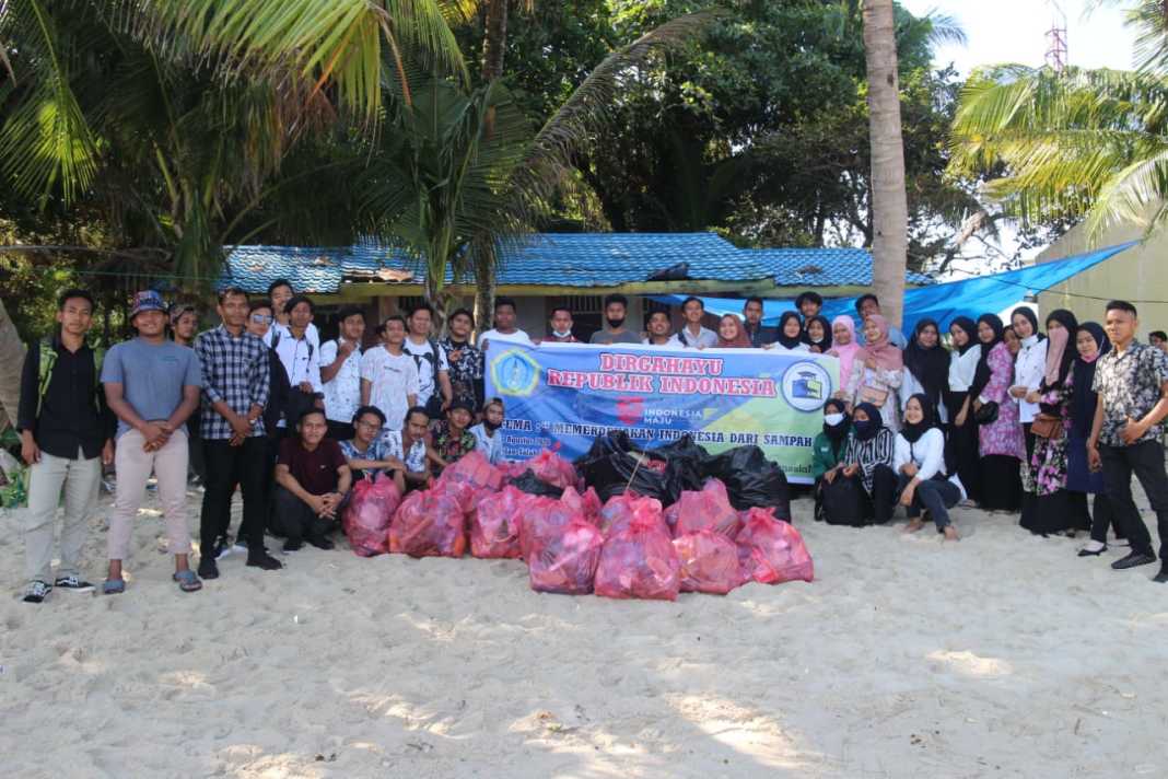Batu Bara Merdeka dari Sampah, IMABARA Gelar Upacara dan Bersih Pulau