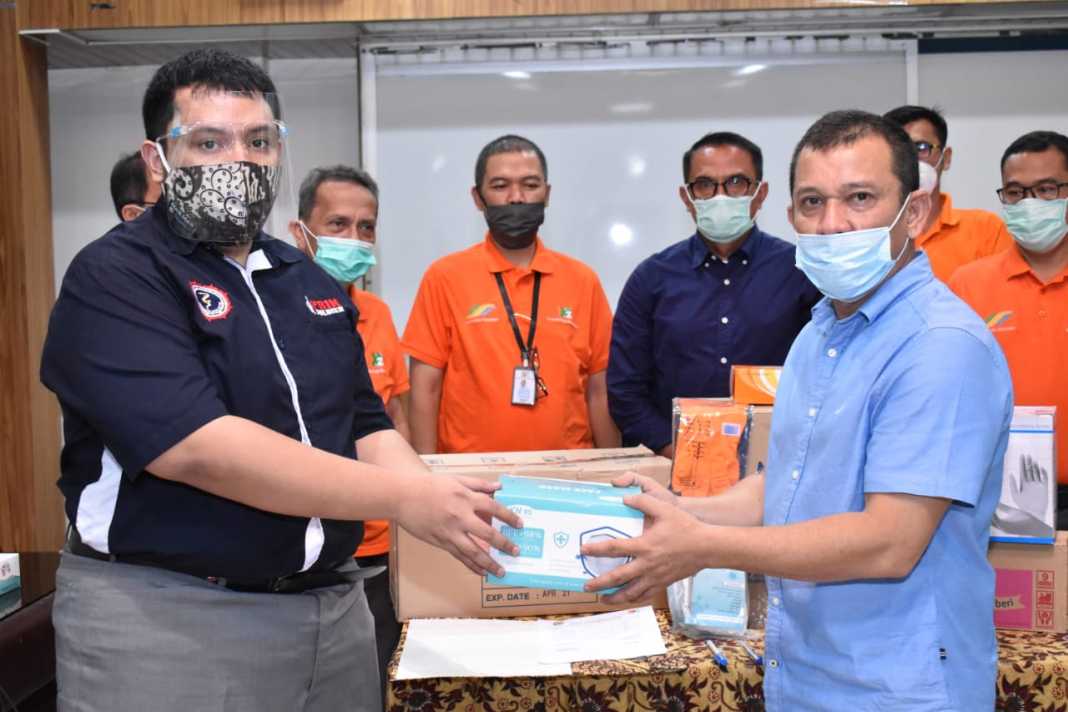 PTPN2 Salurkan APD dan Alat Kesehatan ke Fakultas Kedokteran USU Guna Bantu Penanganan Covid-19