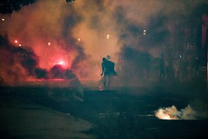 Fans PSG dilempar gas air mata kala rusuh pasca PSG kalah di Final UCL