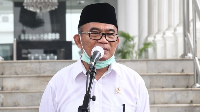 Menko PMK: Sesama Keluarga Miskin Besanan, Lahirlah Keluarga Miskin Baru