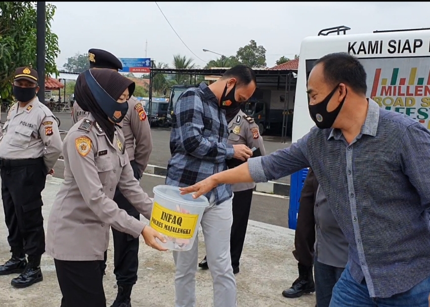 Personil Polres Majalengka, Sisihkan Rejekinya dengan Mengisi Kotak Amal