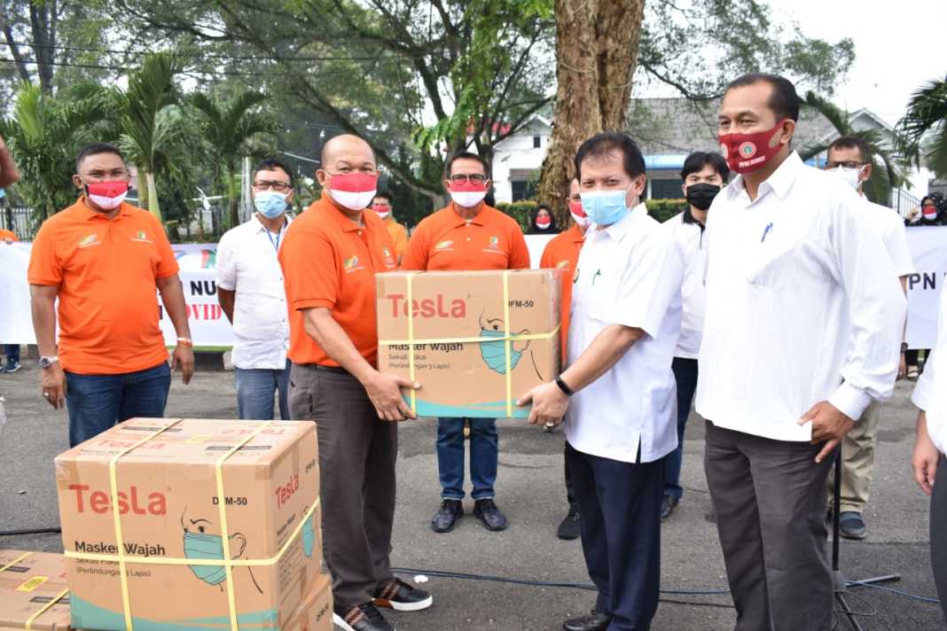 PTPN 2, Serahkan 2.500 Masker ke IDI Sumut
