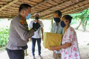 Kapolresta Deli Serdang, Laksanakan Bhakti Sosial Peringati Hari Kemerdekaan RI dengan Motor Trail