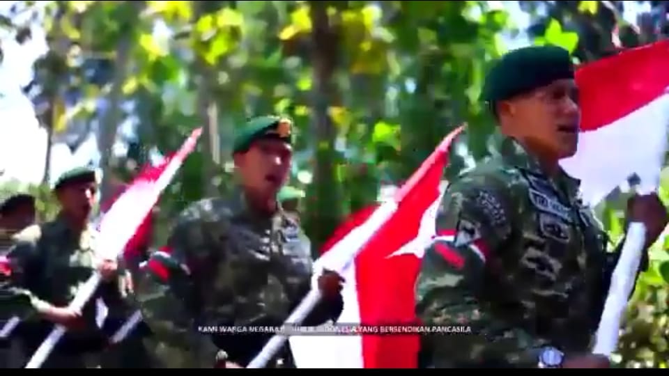 Yonif Raider 514/SY/9/2 Kostrad, Peringati HUT RI dengan Berlari Membawa Bambu Runcing dan Bendera Merah Putih