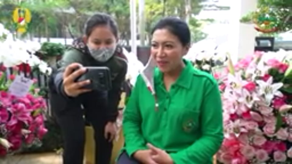 Hetty Andika Perkasa, Video Call dengan Ketum Persit KCK Koorcab Divif 2/ PG Kostrad Hetty Andika Perkasa, Video Call dengan Ketum Persit KCK Koorcab Divif 2/ PG Kostrad