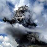 Penampakan Erupsi Gunung Sinabung Menggulung-gulung