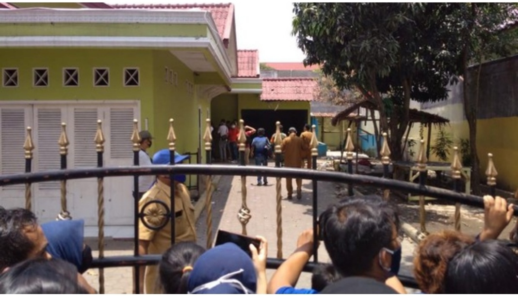Warga di Medan Bongkar Lantai Rumah Gegara Isu Mistis