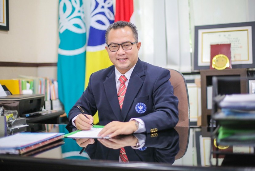 Rektor IPB Arif Satria Positif Corona