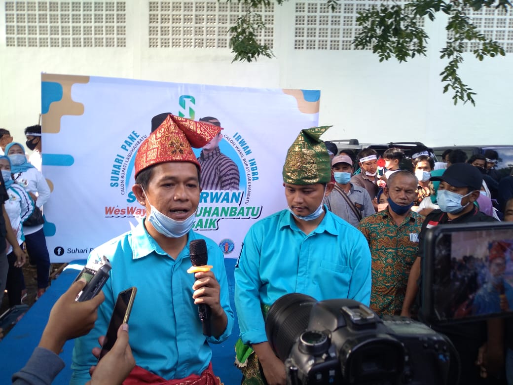 Pilkada Labuhanbatu, Ribuan Pendukung Antar Paslon SI Daftar ke KPU Usai Sholat Jumat Berjamaah