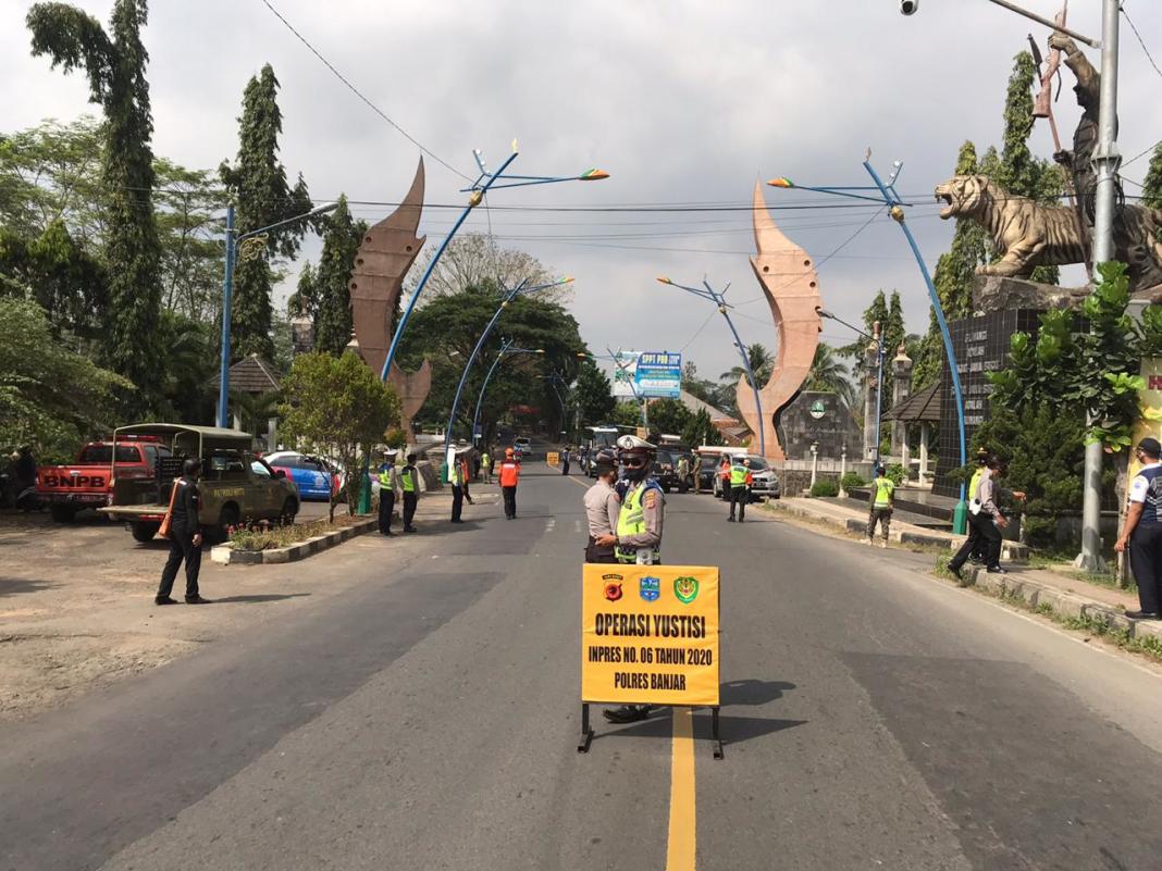 Polres Banjar, Bersama Tim Gabungan Melaksanakan Operasi Yustisi 2020
