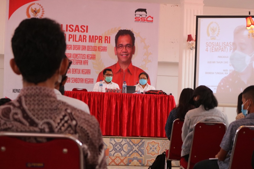 Anggota DPR RI Sihar PH Sitorus, Sosialisasikan Empat Pilar MPR RI ke Mahasiswa dan Pelajar yang Pulang Kampung karena COVID-19 di Balige