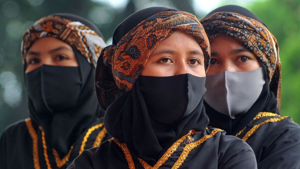 Kemenkes, Minta Masyarakat Tak Pakai Masker Scuba dan Buff