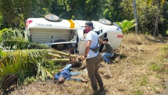 Mobil Dinas Satpol-PP Penjeput Pasien Covid Tabrak Pohon, Satu Anggota Tewas