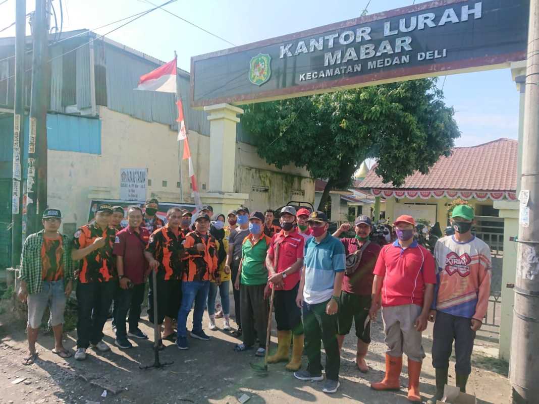 LPM Medan Deli, Bersama Ormas dan Masyarakat Melakukan Gotong Royong