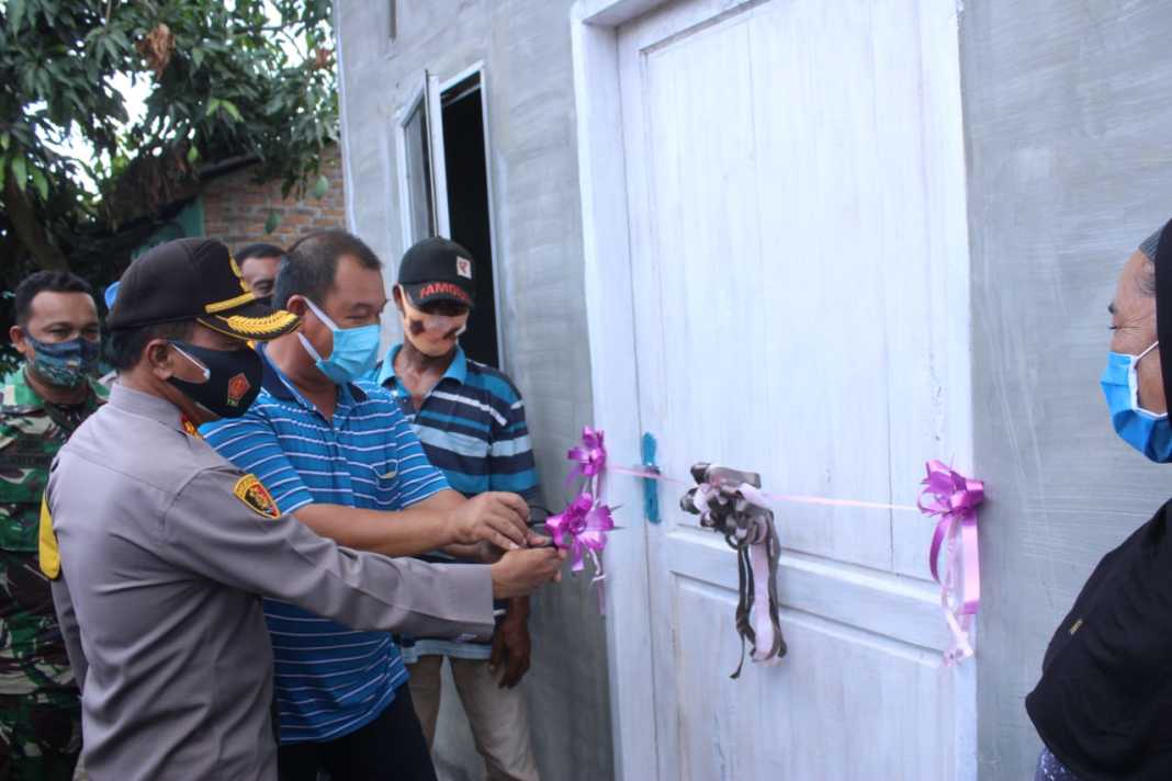 Kapolres Sergai, Resmikan 2 Unit Rumah Warga yang Terdampak  Bencana Puting Beliung
