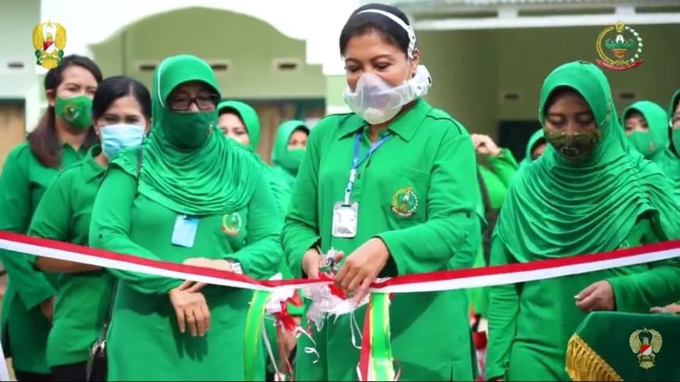 Hetty Andika Perkasa, Resmikan Kebun Sayuran Persit KCK Cabang XXI Kodim 0610/Sumedang Hetty Andika Perkasa, Resmikan Kebun Sayuran Persit KCK Cabang XXI Kodim 0610/Sumedang