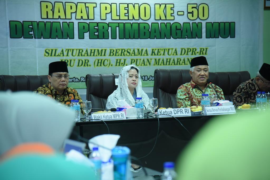 Ketua DPR: Hari Santri Nyalakan Semangat Gotong Royong untuk Indonesia