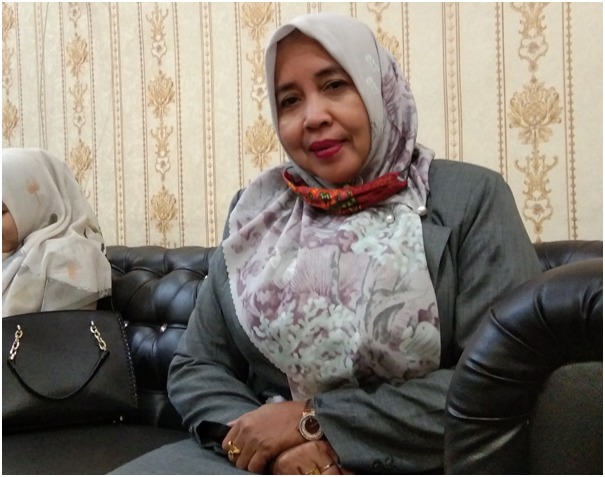 Anggota DPRK Kota Langsa, Serahkan Satu Unit Mesin Fotocopy