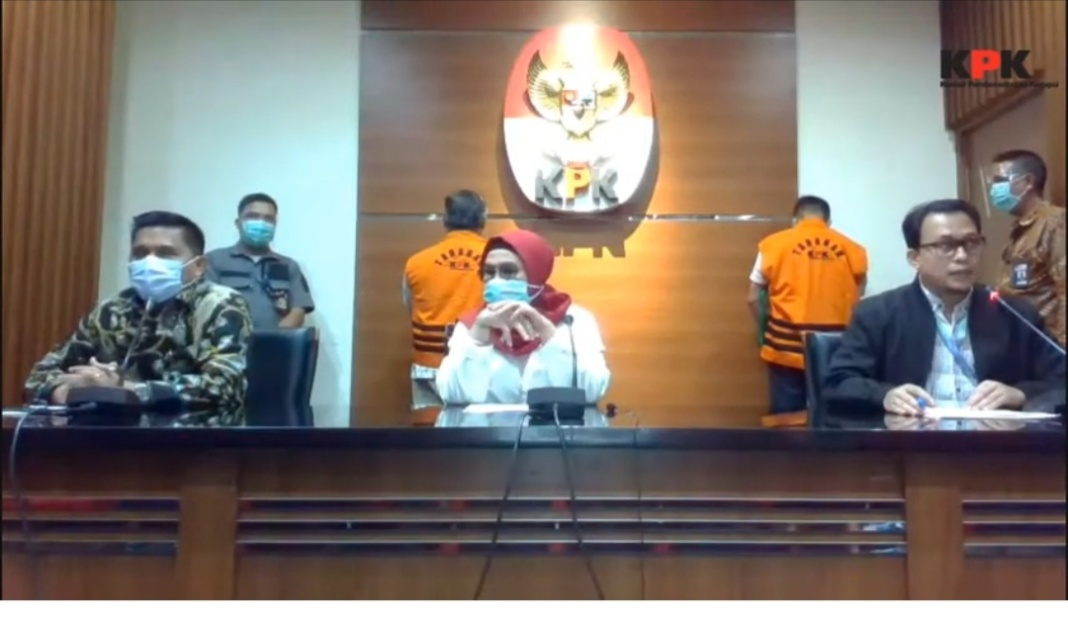 Bupati Labuhanbatu Utara Haji Buyung, Ditahan KPK