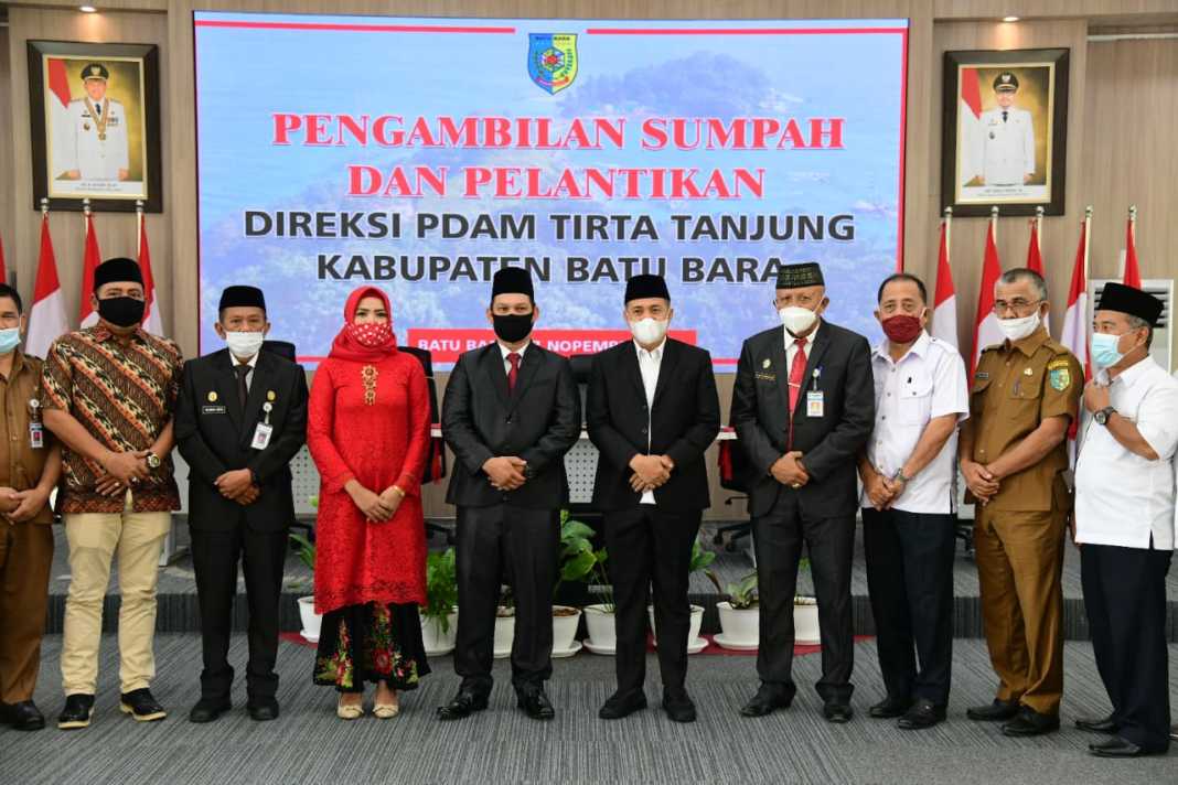 Bupati Zahir, Lantik Direktur PDAM Tirta Tanjung Hafizullah