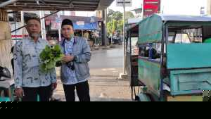 Hari Guru Nasional 2020, Guru MIS Miftahul Jannah Binjai Gelar Gowes Sambil Bagikan Sayur Mayur (2)