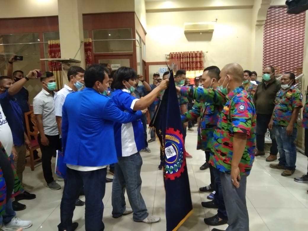 F.SPTI - K.SPSI Sumut, Berikan SK yang Sah kepada Sejarahtra Sembiring