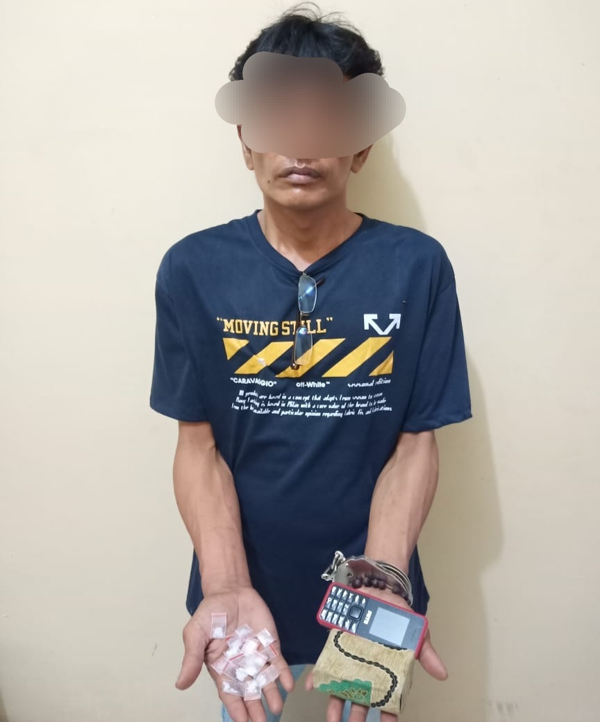 Polsek Dolok Masihul, Sergap Seorang Warga saat Lagi Minum Tuak