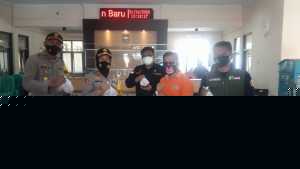 Kapolres Banjar, Berikan Bantuan kepada Korban Banjir di Banjarsari dan Banjaranyar