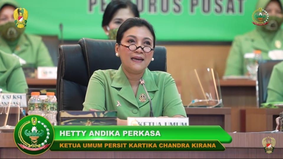 ⁣⁣Ketum Persit KCK Mengikuti Webinar dengan YKPI Terkait Penyuluhan Kanker Payudara