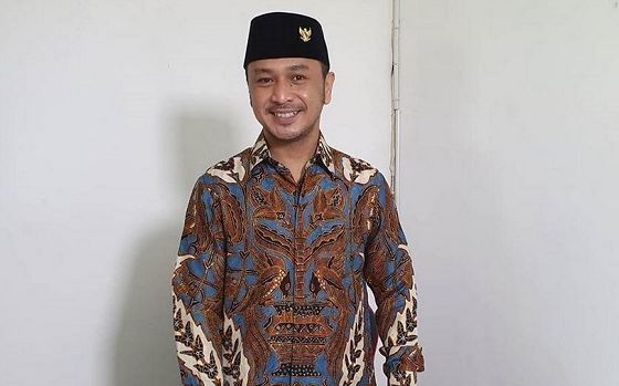 Giring Nidji Ziarah ke Makam Pendiri Nahdlatul Ulama KH Abdul Wahab Chasbullah