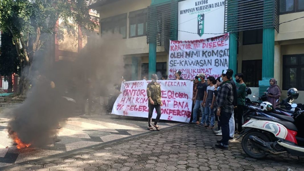 Kantor HMI Cabang Banda Aceh Disegel