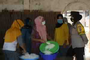Kapolres Banjar, Salurkan Sembako kepada Masyarakat Terdampak Covid-19