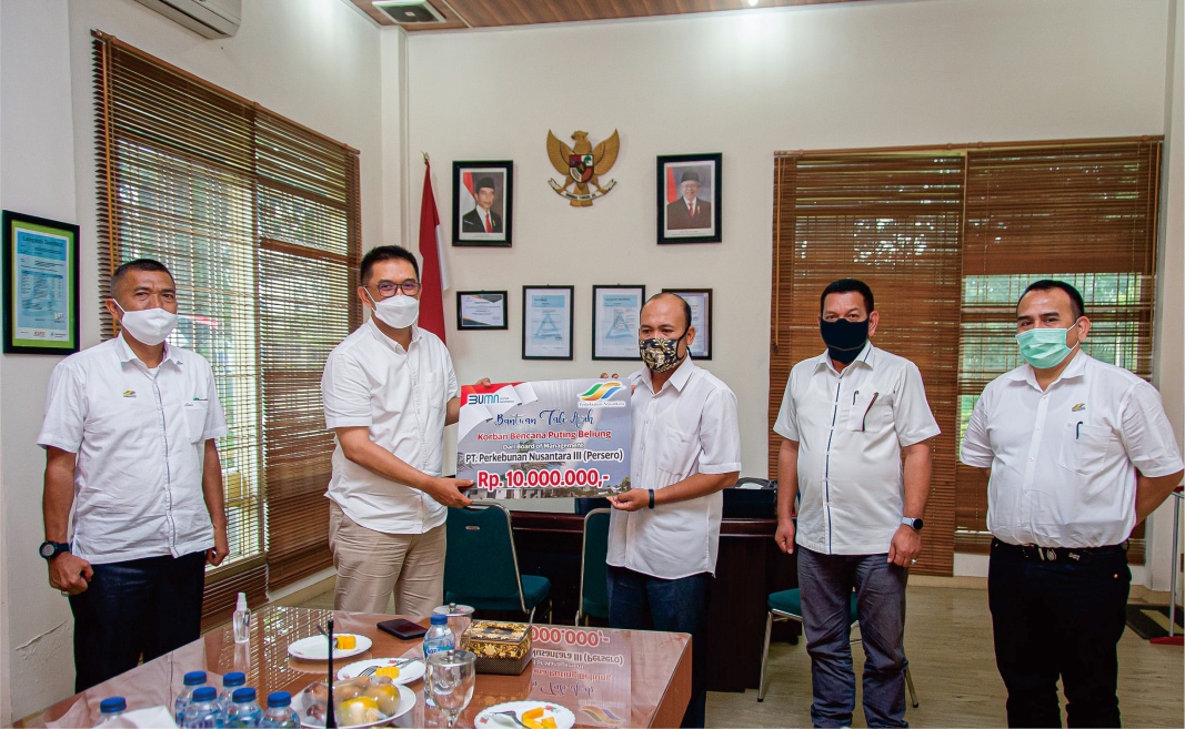 PTPN III, Serahkan Tali Asih ke Korban Bencana Alam