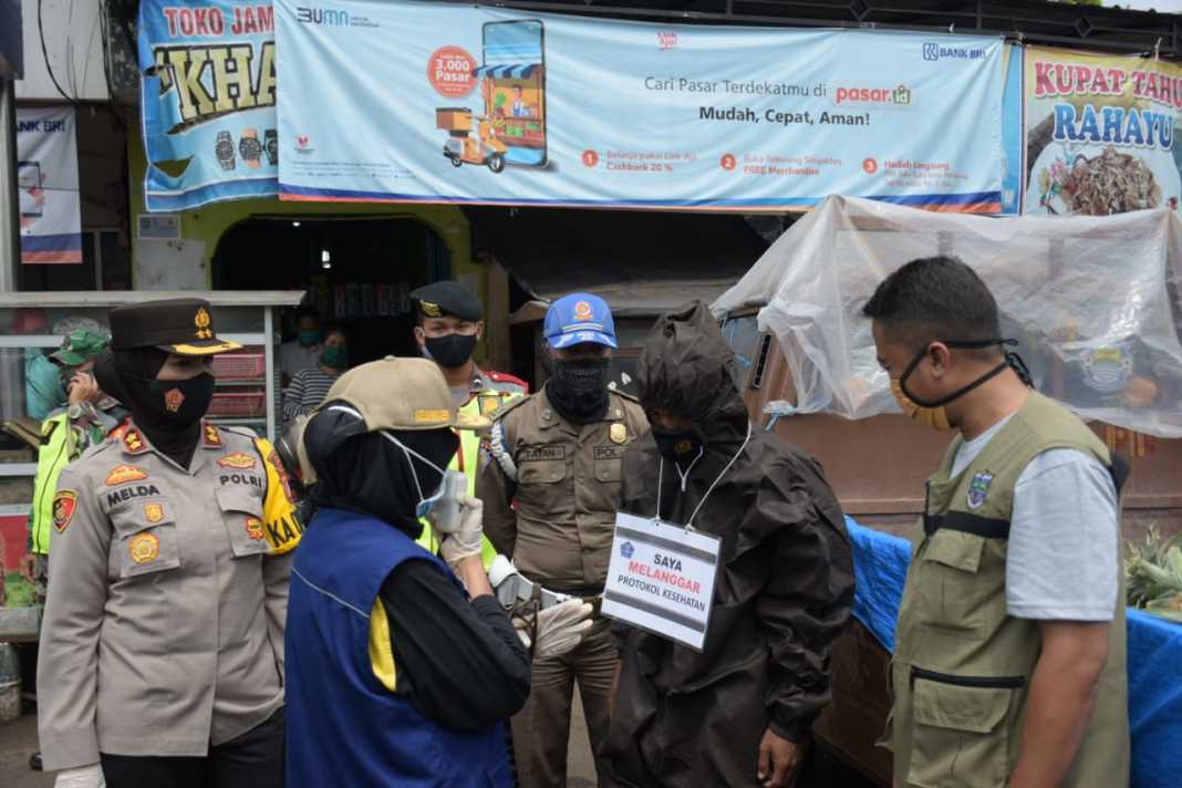 Walikota dan Kapolres Banjar, Terapkan Sanksi Unik kepada Pelanggar Protokes