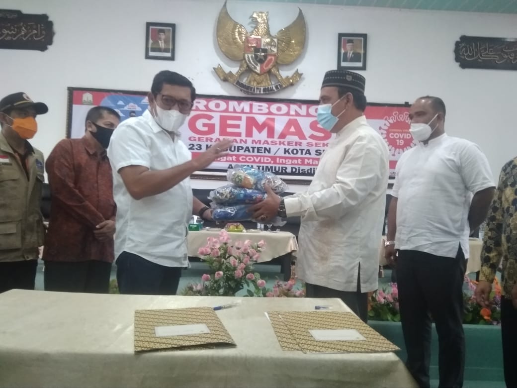 BNPB Serahkan Masker