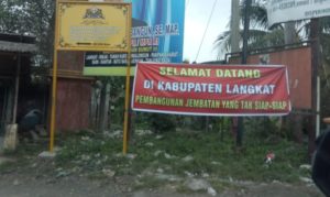 Beredar Spanduk