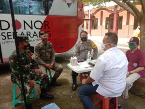 Bhabinkamtibmas Desa Sukamukti, Bersama Masyarakat Melakukan Donor Darah