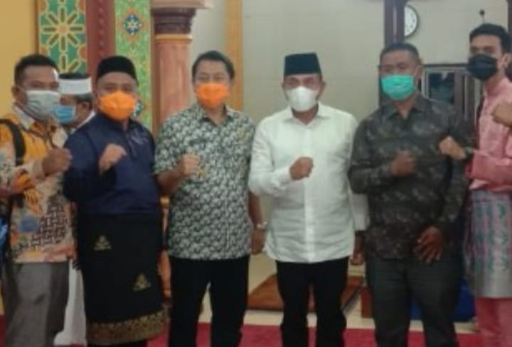 Jalan Lintas Sumatera Berlubang