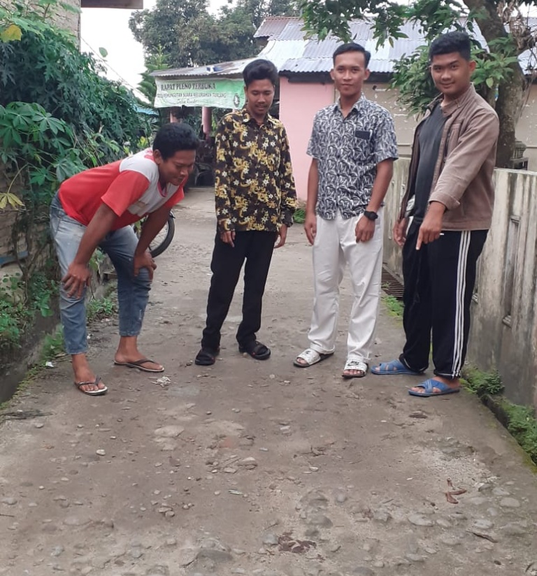 Jalan Rusak dan Berlubang