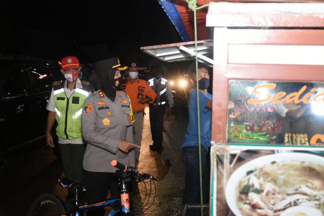 Kapolres Banjar, Patroli Skala Besar Sosialisasikan Peberlakuan Pembatasan Kegiatan Masyarakat