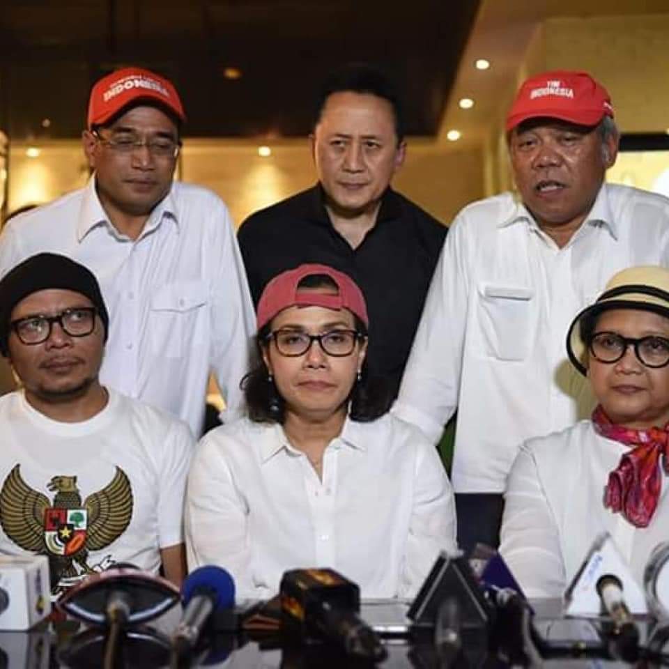 Orang-orang Penting dan Sok Penting