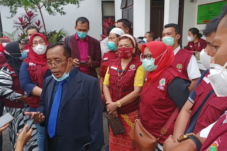 4 Petugas Forensik Mereka Melaksanakan Tugas Bukan Menista Agama