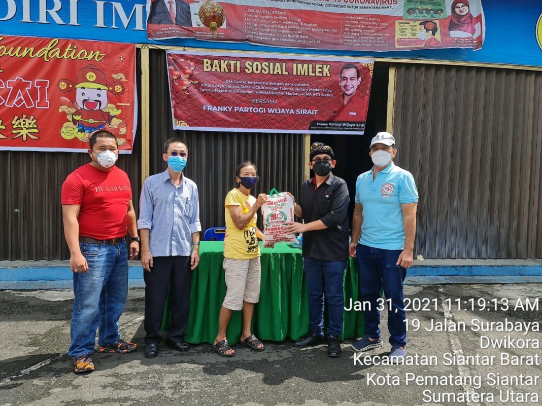 Jelang Imlek, BSS Foundation dan BOS Centre Berikan Bantuan ke Warga Tionghoa Kurang Mampu