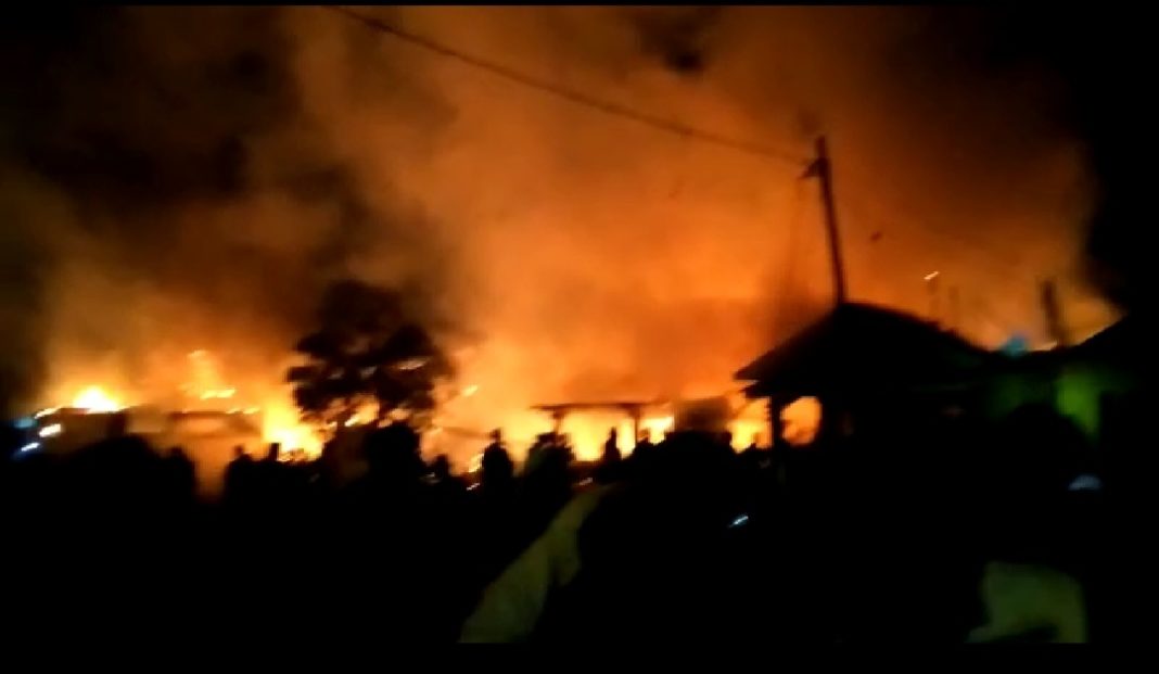 9 Unit Rumah Terbakar