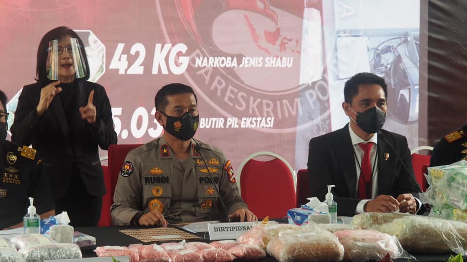 Bareskrim Polri dan Bea Cukai, Gagalkan Peredaran 42,3 Kg Sabu dan 85 Ribu Ekstasi