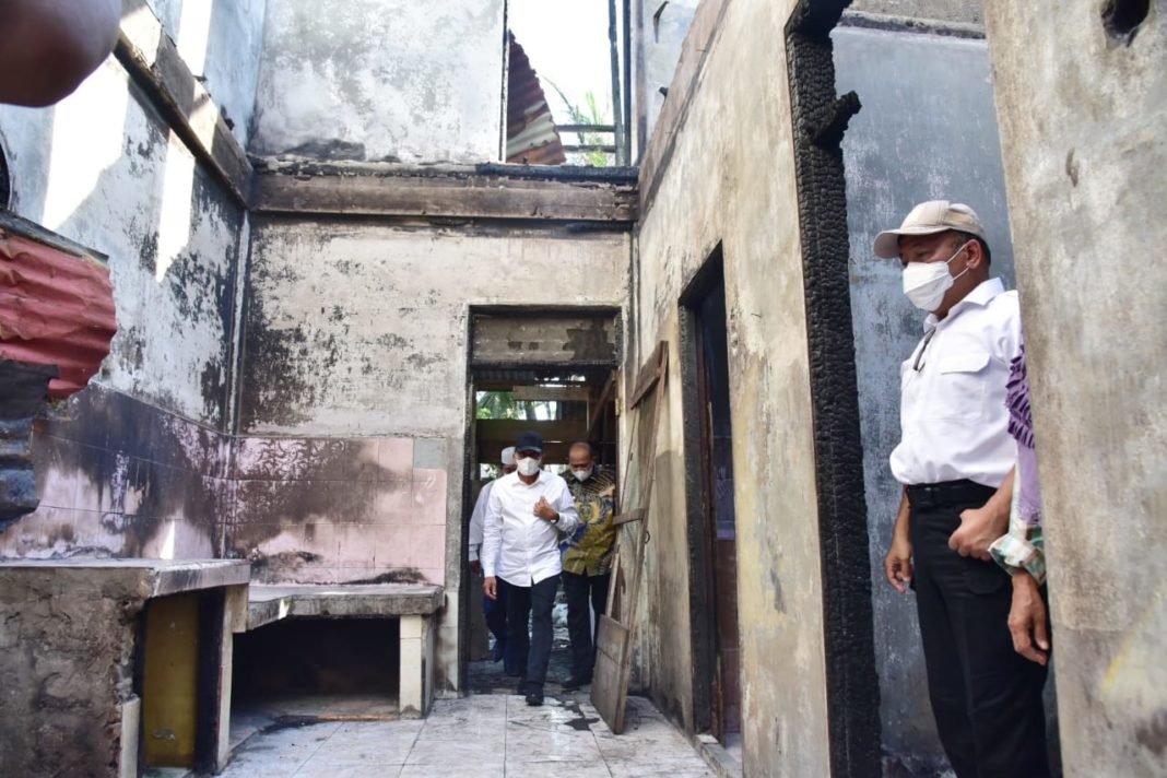 Tinjau Kebakaran Rumah di Langkat, Edy Rahmayadi Minta Pembangunan Selesai Sebelum Ramadhan