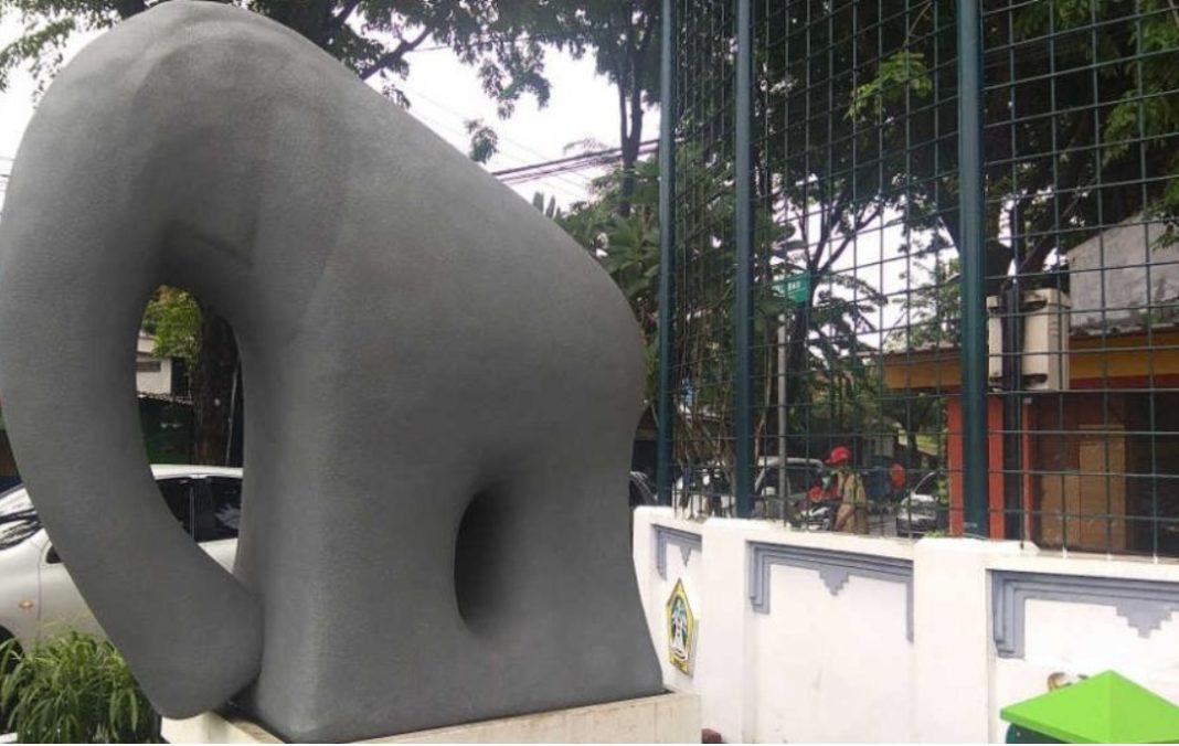 Patung Gajah Mungkur ini Telan Dana 1M, Ada - ada Saja