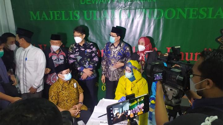 Kemenkes Mulai Vaksinasi Ulama, 250 Orang Divaksin di MUI