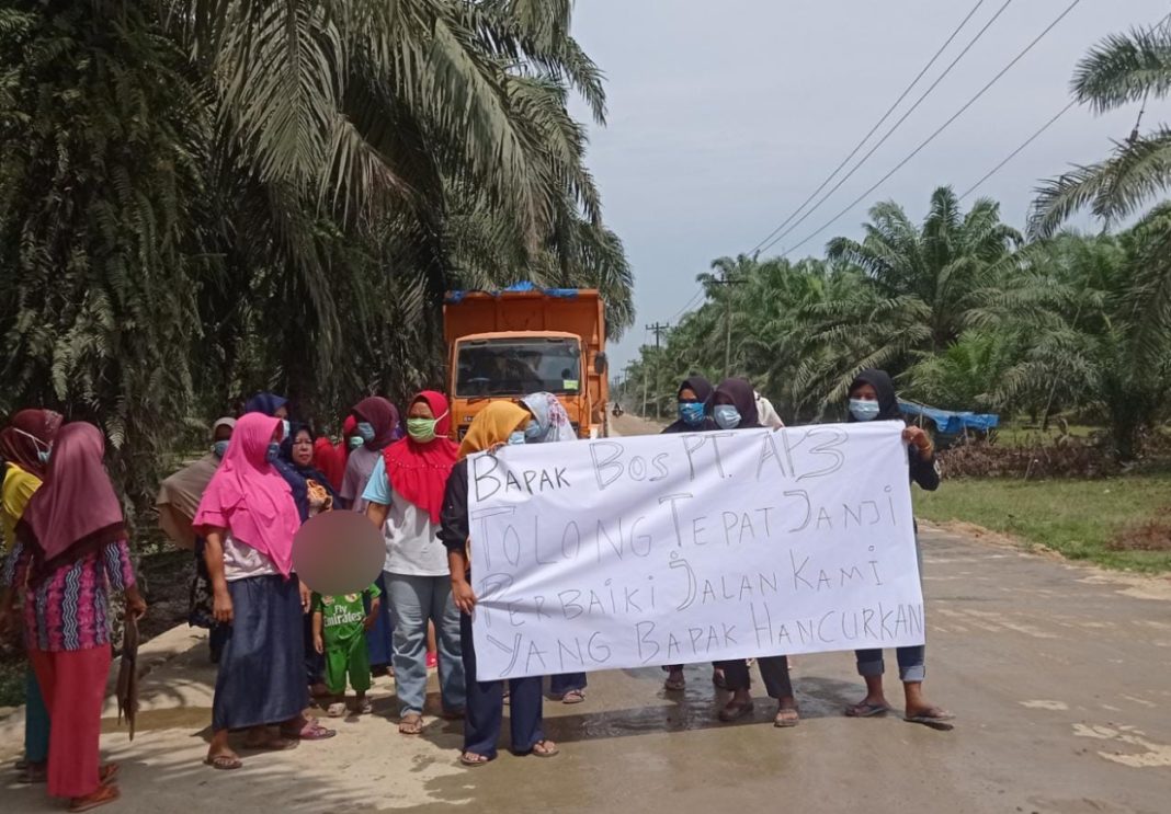 Warga Buluh Telang Langkat